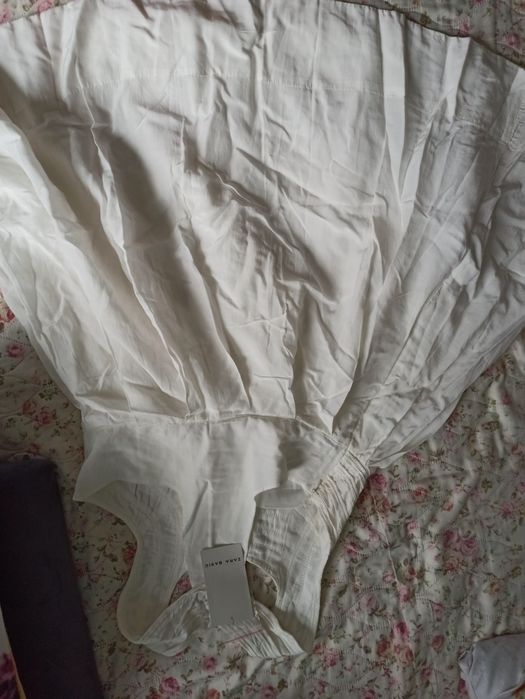 Бяла лятна рокля