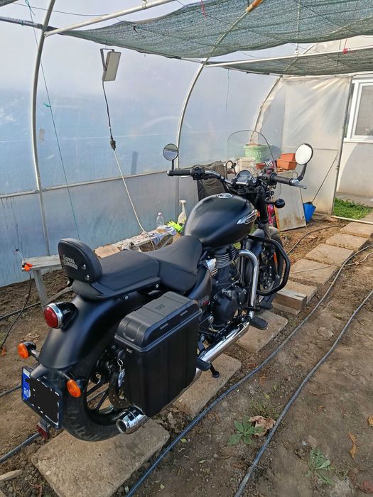 Vand/Schimb Royal Enfield Meteor 350 Stellar Black