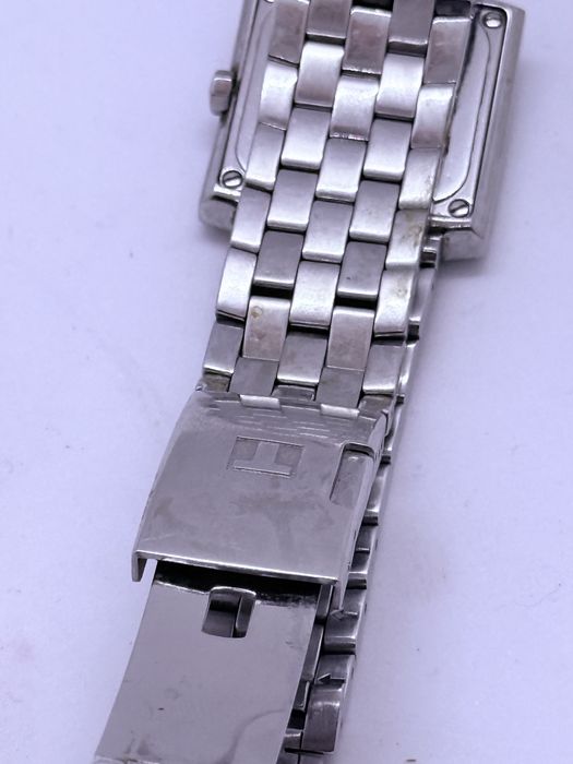 Часы Tissot кварцевые