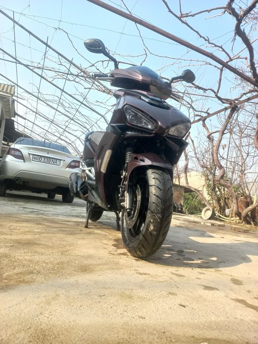 Benzinli Skuter sotiladi