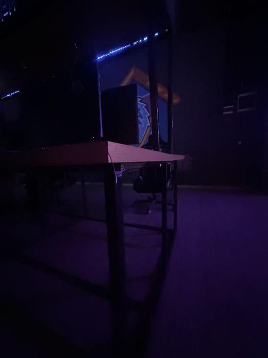 Стол для компьютерного клуба 10 штук