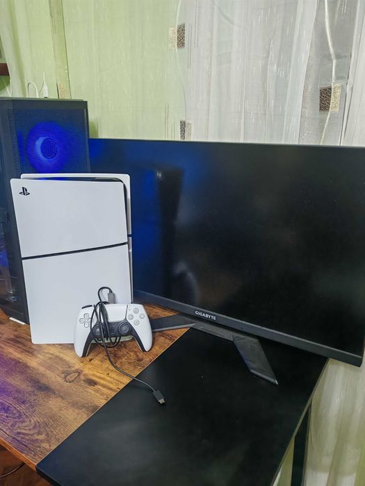 PlayStation 5 Slim 1TB  + Monitor Gigabyte M27UA 4K
