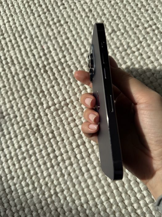 Продам Айфон 14 про