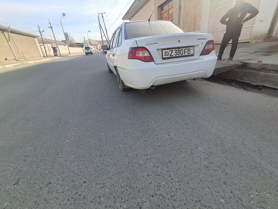 Nexia 2  сотилади