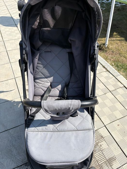 Коляска прогулочная