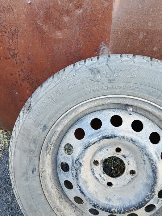 Продам резину летнию на дисках