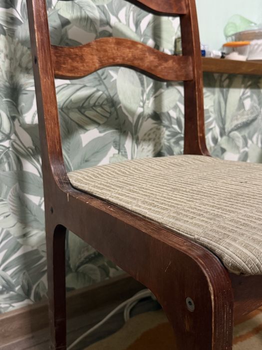 Продам стулья деревянные