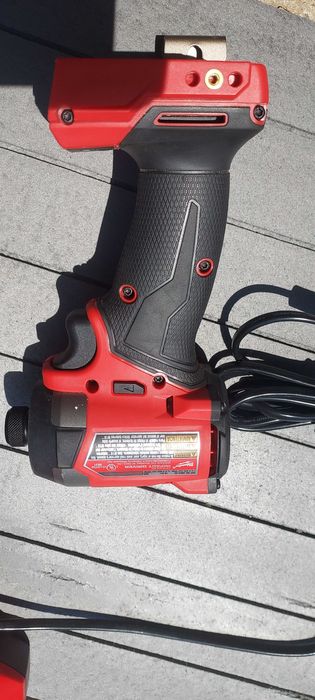 Milwaukee fid 3 2 baterii 5 ah si fast charger