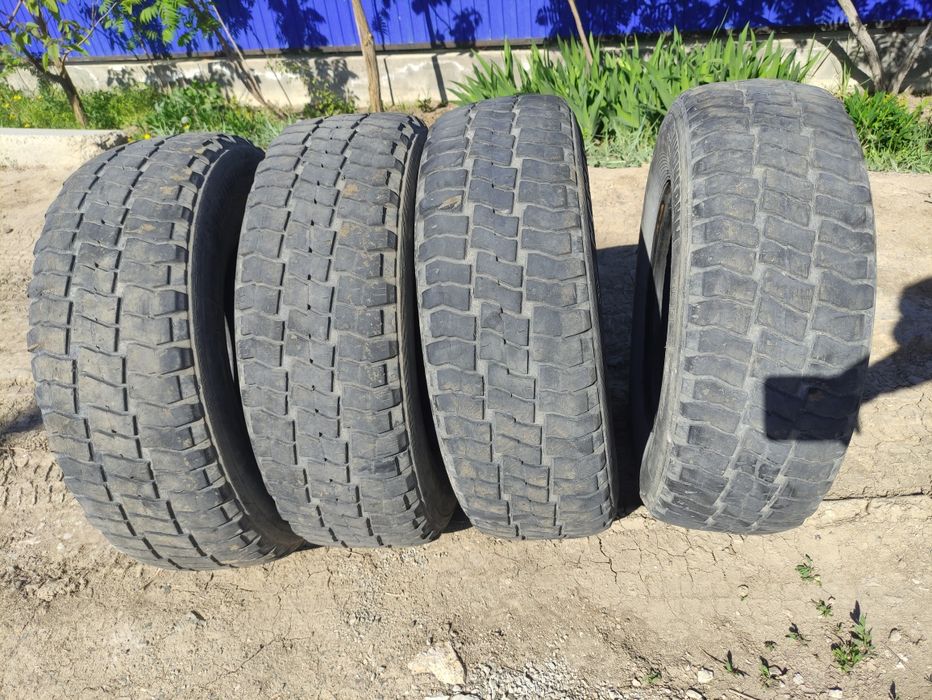 Продам шины 235/75/15