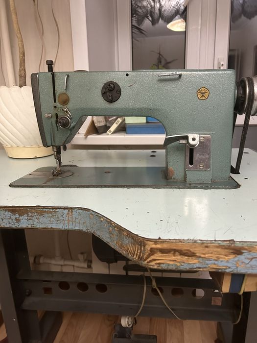 Швейная промышленная машинка