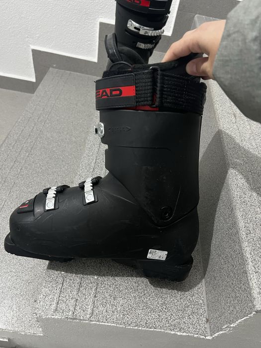 Продавам ски обувки HEAD.