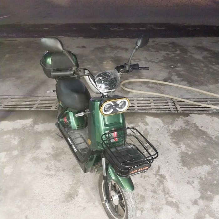 Skuter Arlando sotiladi