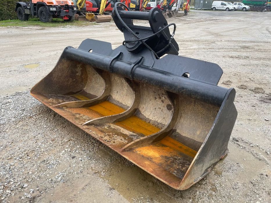 Cupa Taluz Lehnhoff ms21 pentru excavatoare de 28-33 tone cu inclinare hidraulica  Latime de 2350mm