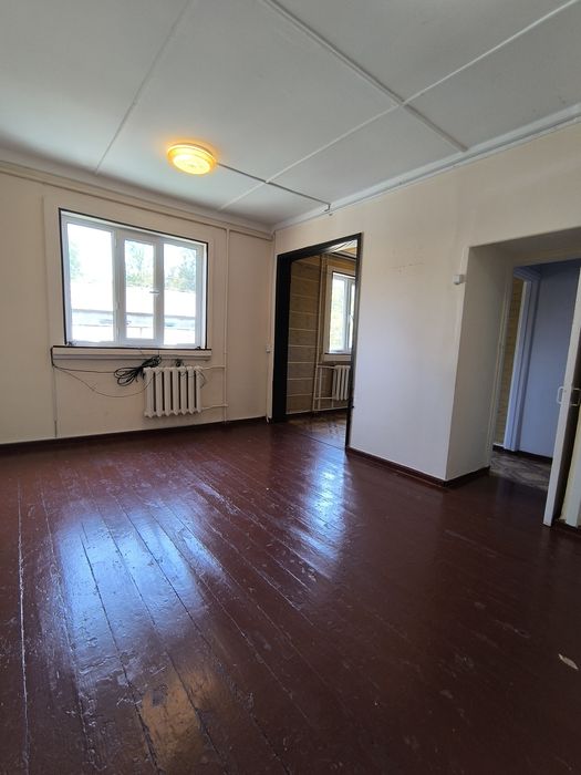 1 ком. В деревянном доме Спутник. Площадь 32 м2 акфа рамы железная две