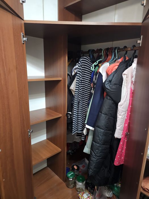 Угловой шкаф почти даром