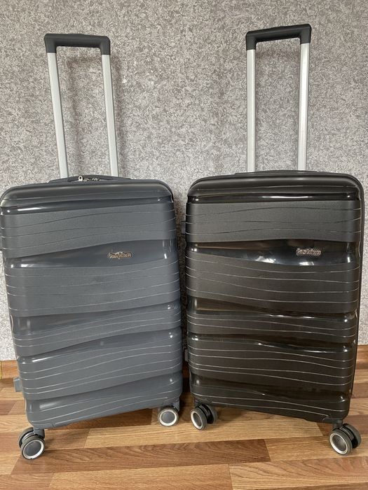Чемоданы средние