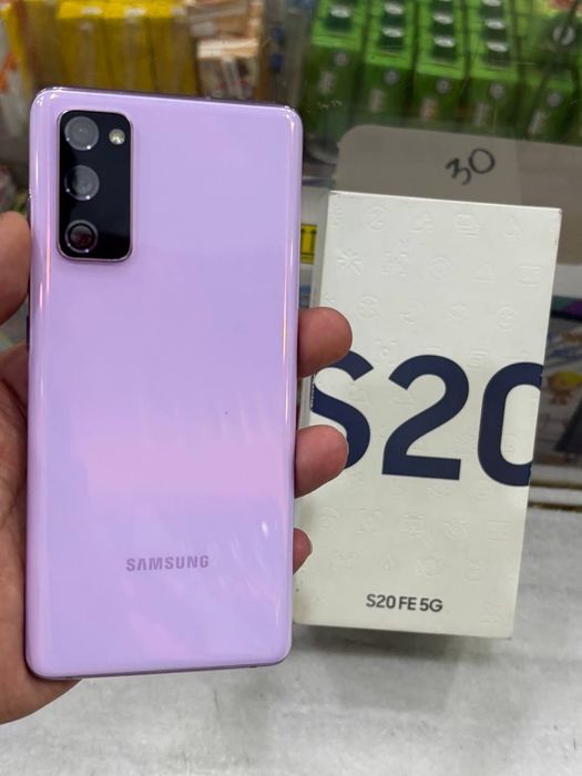 Samsung galaxy S20 FE 8/128 GB ideal srochna sotladi