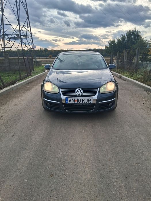 Vând Volkswagen Jetta
