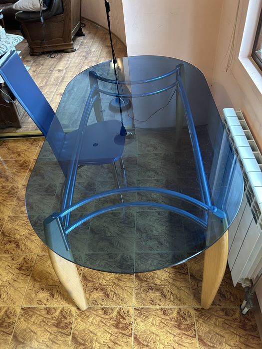 Трапезарна стъклена маса с 6 стола, включени в цената