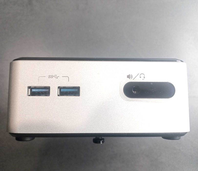 Mini PC Intel NUC D54250WYKH - 16GB RAM, SSD + HDD, Mentenanță la zi