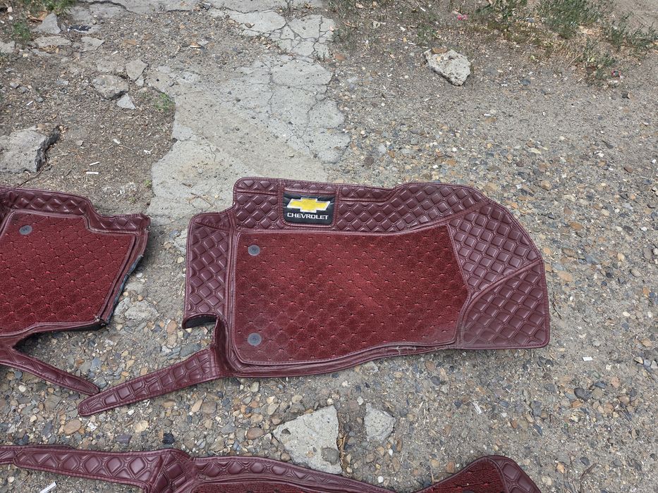 Продам полики 5д