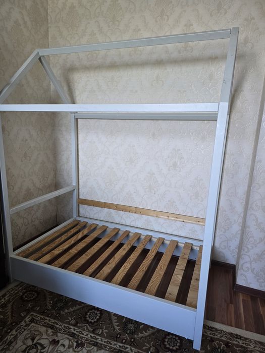 Детская кровать (домик)