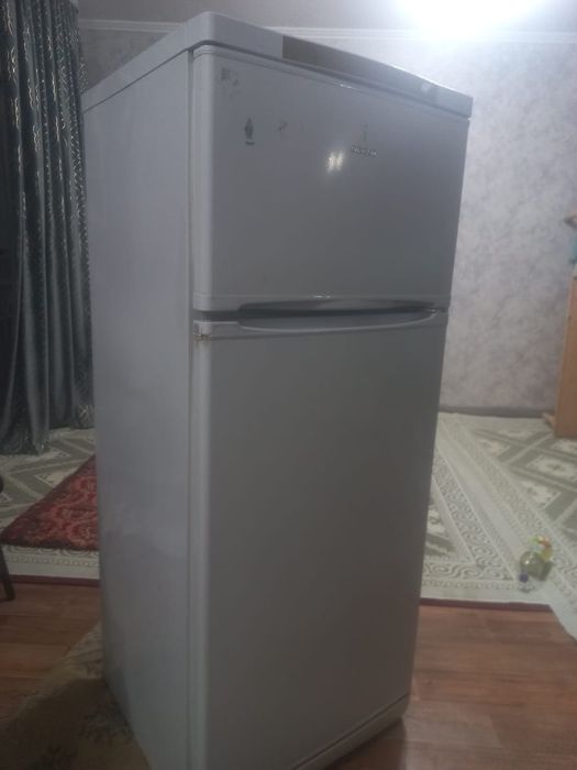 Холодильник Индезит срочно