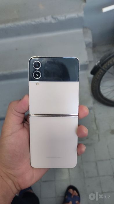 Samsung Gallaxy z flip4