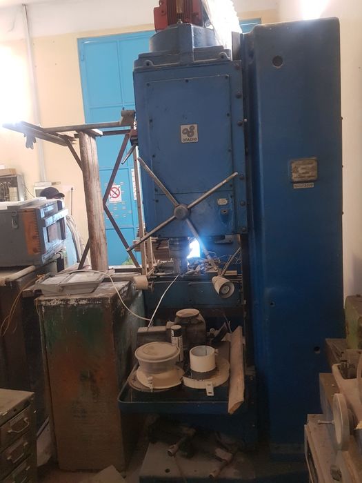 Станок сверлильный промышленный