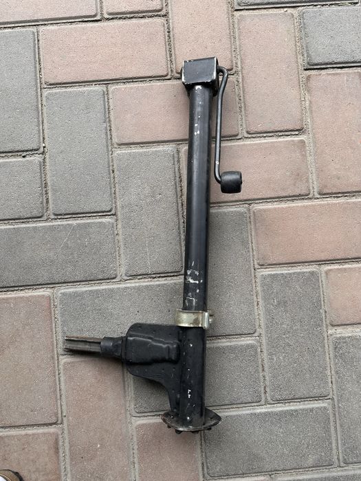 домкрат для автомобиля Мерседес