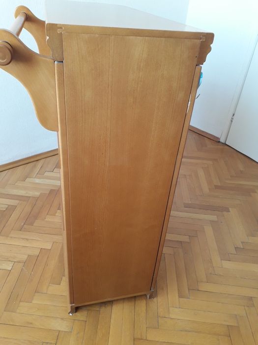 Продавам бар плот