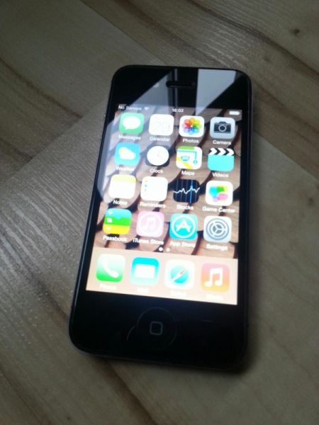 Iphone 4 16gb телефон