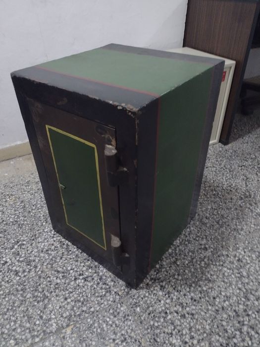 Метална каса,Сейф
