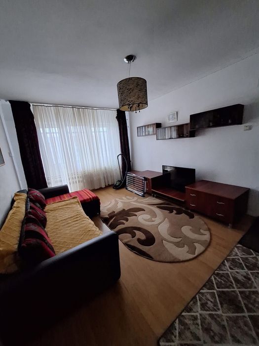 Apartament de inchiriat 2 camere + bucatarie