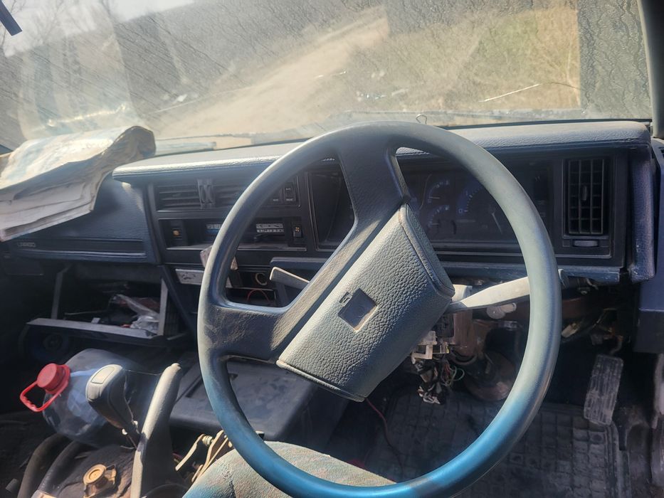 Продам на запчасти нисан ларго