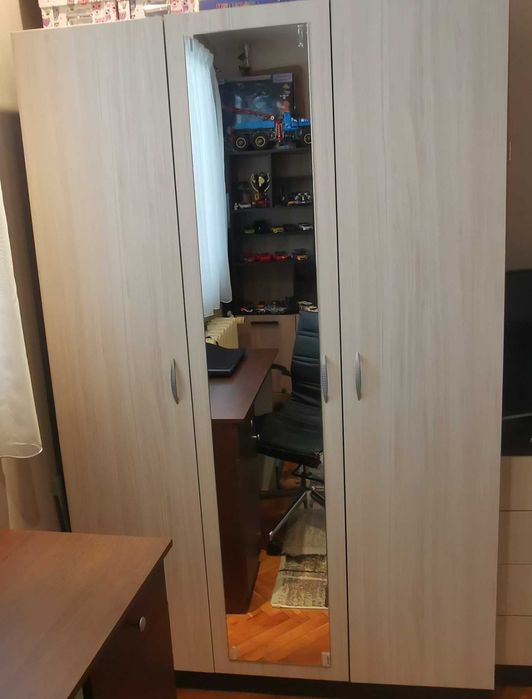 Продавам обзавеждане за детска стая