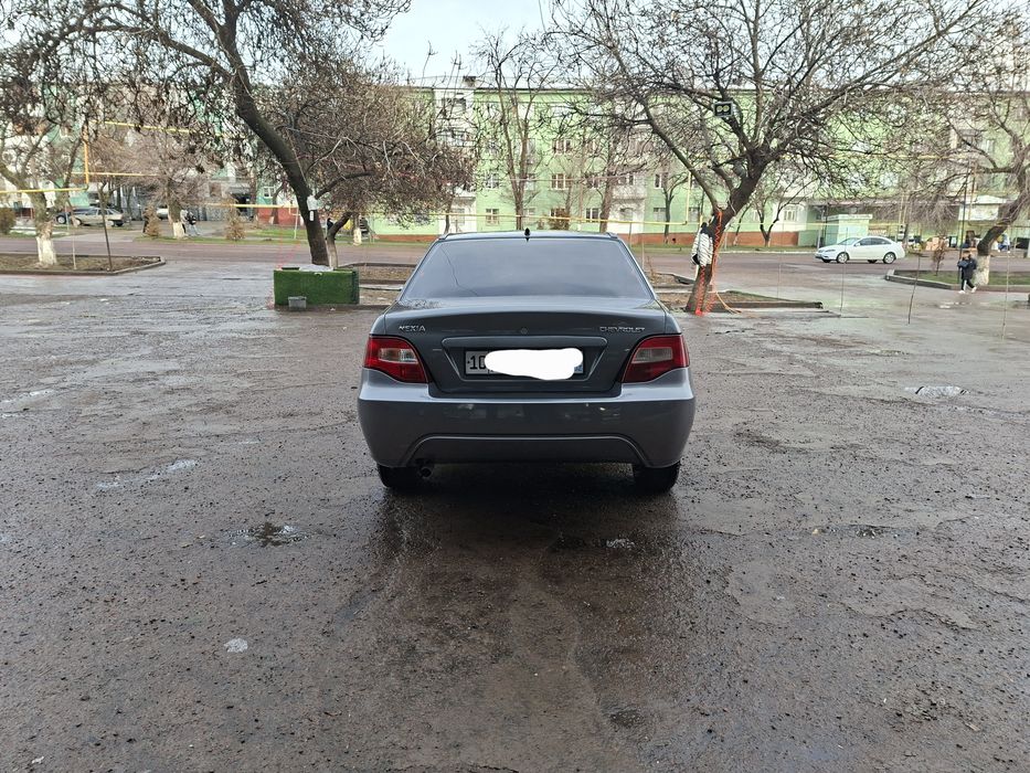 Нексия2..1.6 срочно сотилади