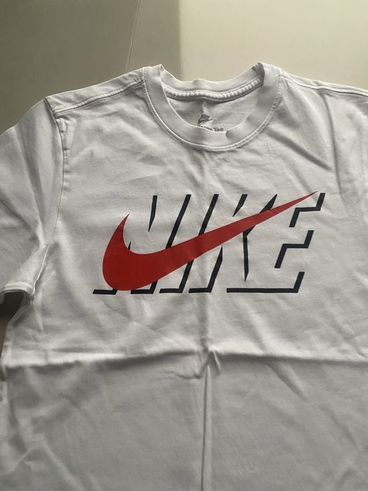 Tricou Nike,purtat o singura data Marime Xs
