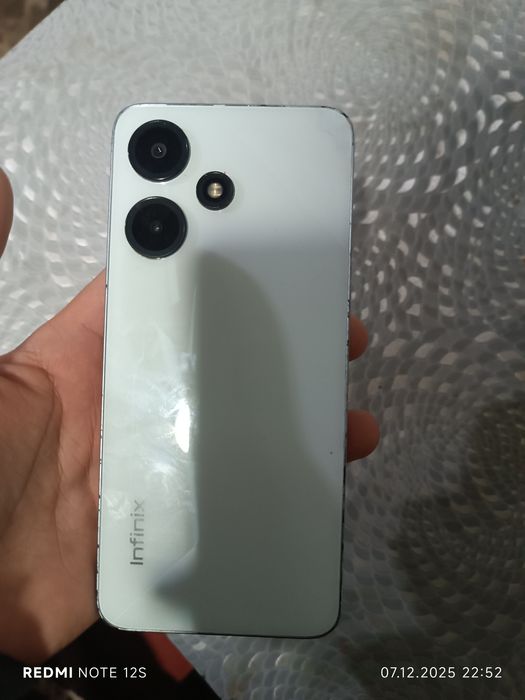 Продаётся телефон infinix HOT 30i