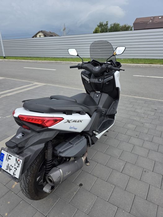 Yamaha X-Max (YP400RA)