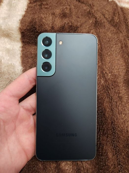 Samsung s22 256/8