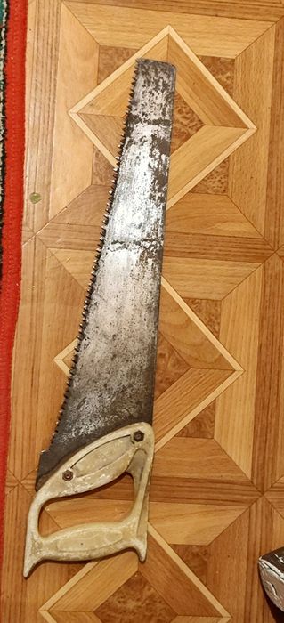 Продам ножовку по дереву советскую