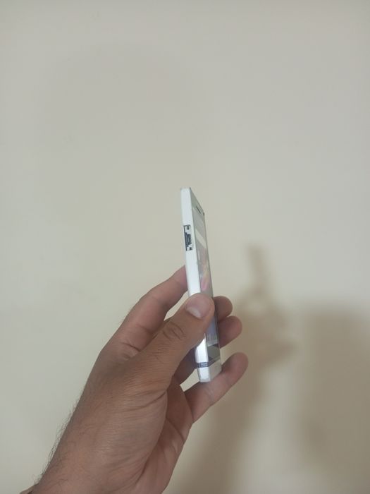 Sony xperia holati yaxshi