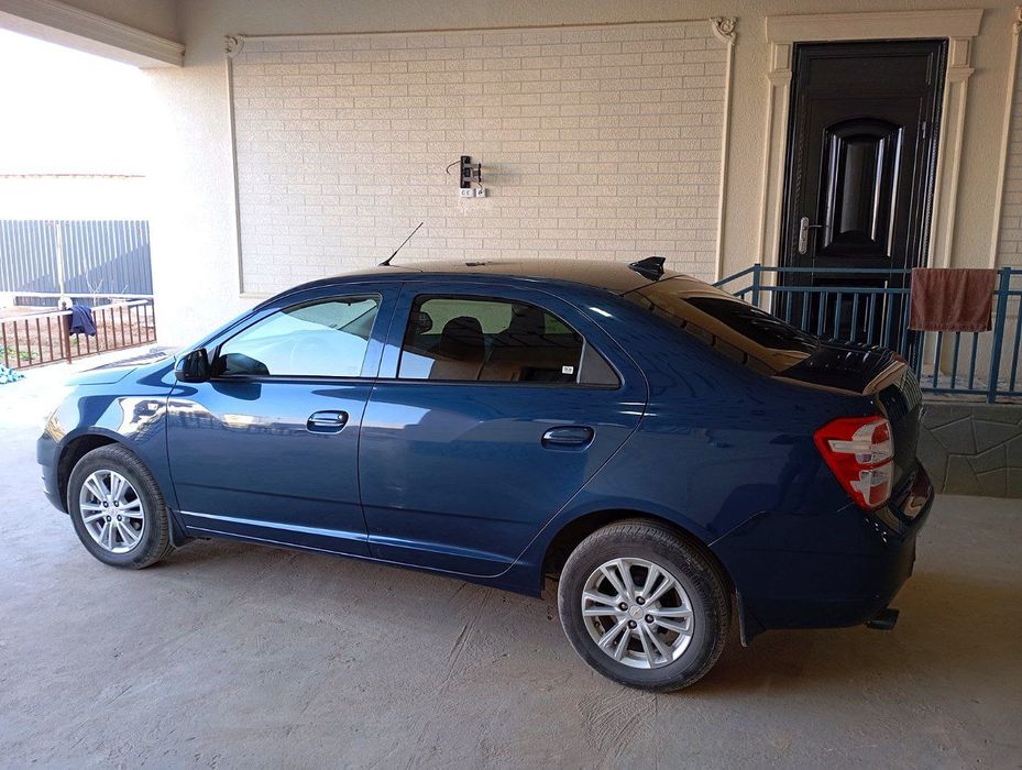 Автомобиль 2024 Шевроле кобальт