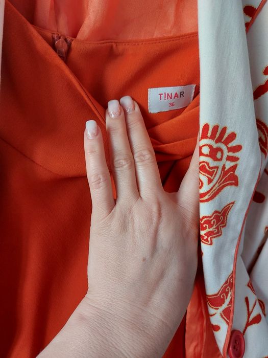 Compleu Tina R sacou si fusta