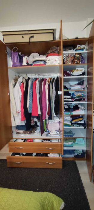 dulap de haine second hand