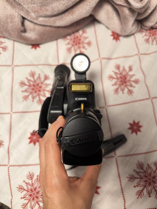 Видеокамера Canon Canovision E110