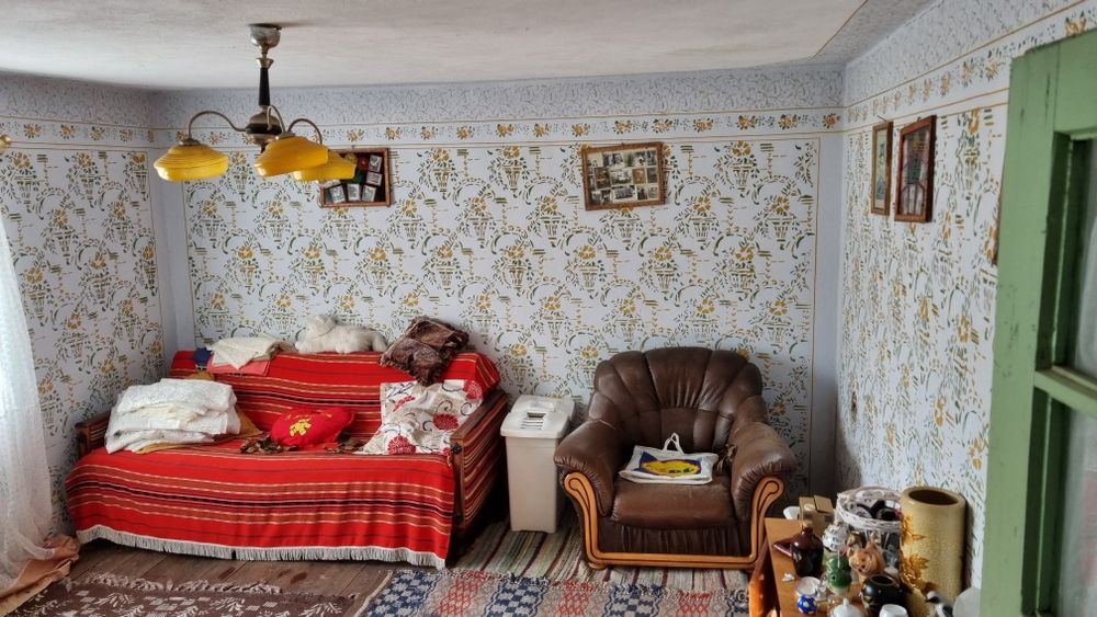 Casă batrânească din cărămidă