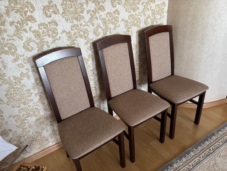 Продам стулья в гостиную