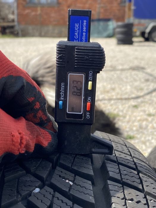 215/60/17 Гудиар Зимни